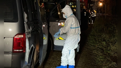 In einem Wald bei München wurde die Frauenleiche gefunden. (Foto: - Friedrich/Vifogra/dpa)