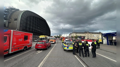 Mehrere Menschen wurden lebensbedrohlich verletzt. (Foto: Steven Hutchings/dpa)