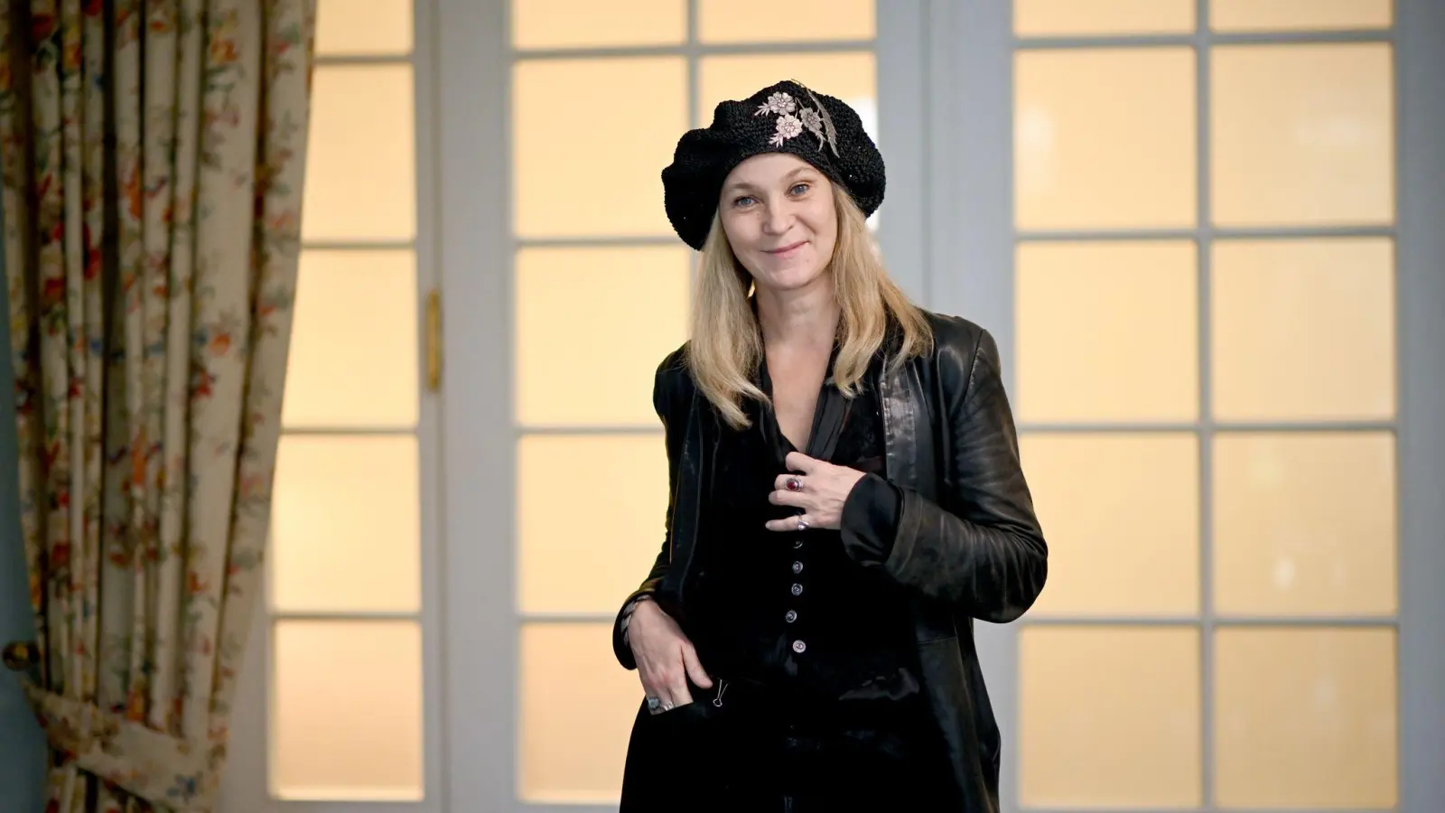 Schauspielerin Jeanette Hain ist seit ein paar Tagen in der ARD-Mediathek als Mafiapatin zu sehen. (Foto: Britta Pedersen/dpa)