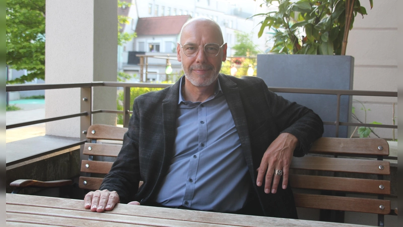 Will die Weichen für eine gute Zukunft von Ansbach stellen: OB-Herausforderer Hans-Jürgen Eff. (Foto: Robert Maurer)