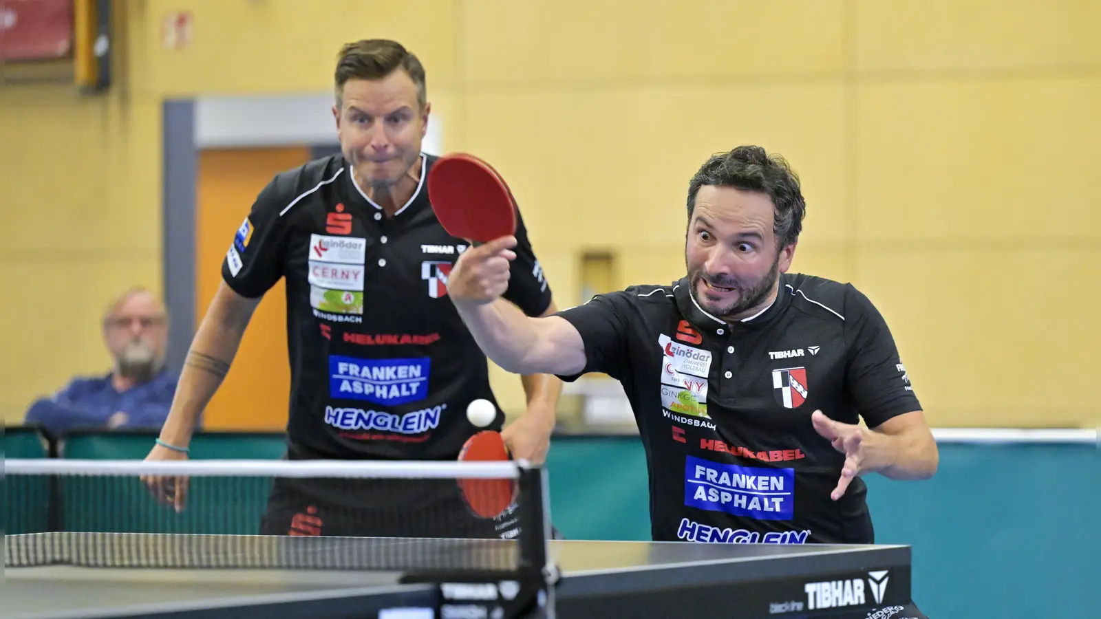 Petr David (links) und Bojan Tokic stehen auch im letzten Saisonspiel gegen Passau im Kader des TSV Windsbach. (Foto: Martin Rügner)
