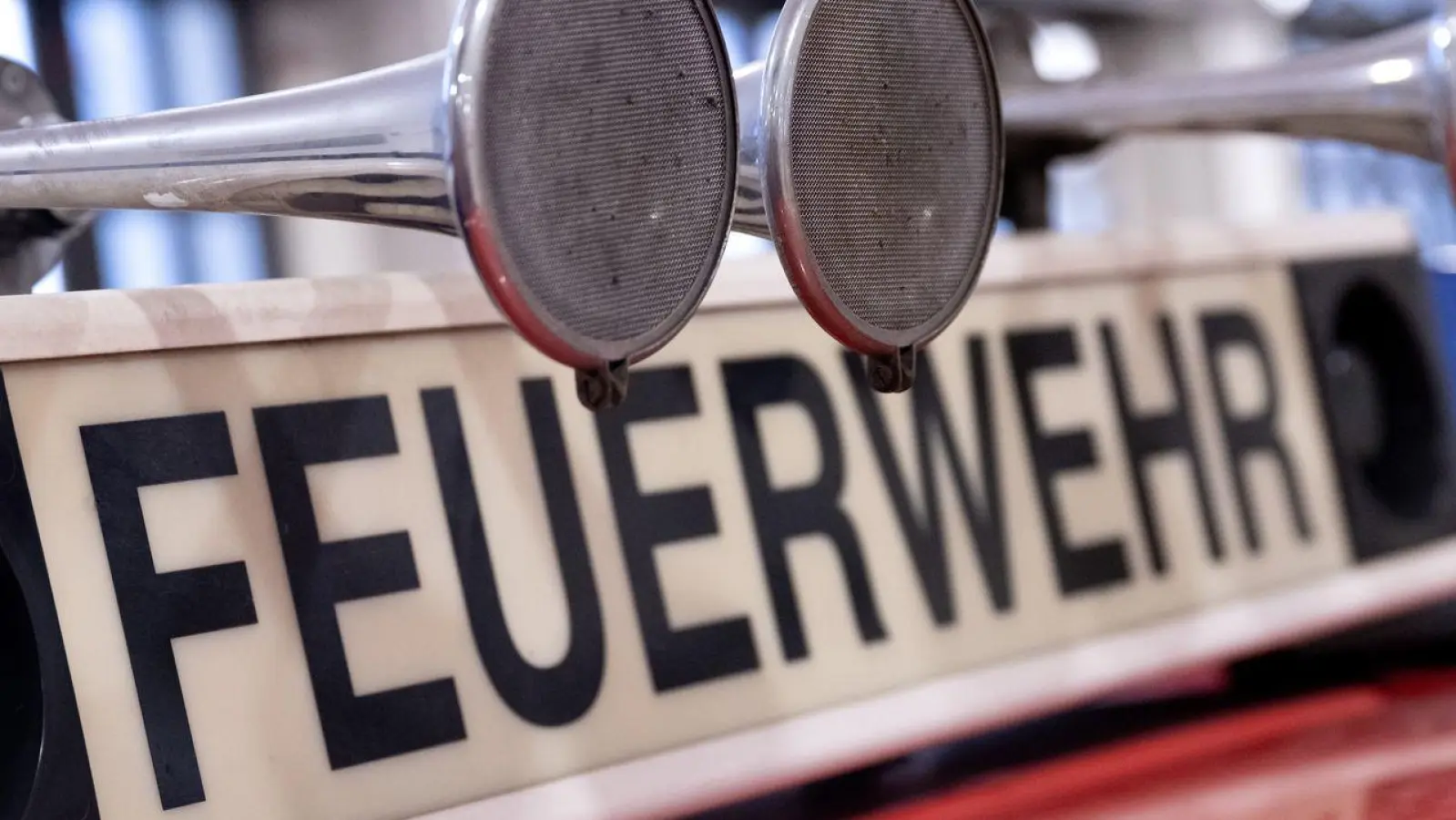 Die Löscharbeiten dauerten einige Stunden. (Symbolbild) (Foto: Sven Hoppe/dpa)