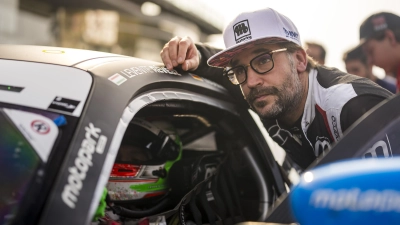 Maximilian Götz (rechts) schlüpfte für Levente Revesz in der Serie International GT Open auch in die Rolle des Mentors. (Foto: Gruppe C Photography)