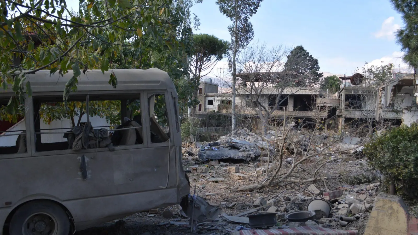 Israel hat seine Angriffe auf Ziele im Libanon wieder intensiviert. (Foto: Maher Kamar/XinHua/dpa)