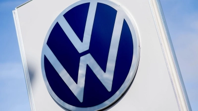 Der VW-Konzern setzt seinen Kurs zur stärkeren Fokussierung auf das Kerngeschäft fort. (Archivbild) (Foto: Hauke-Christian Dittrich/dpa)