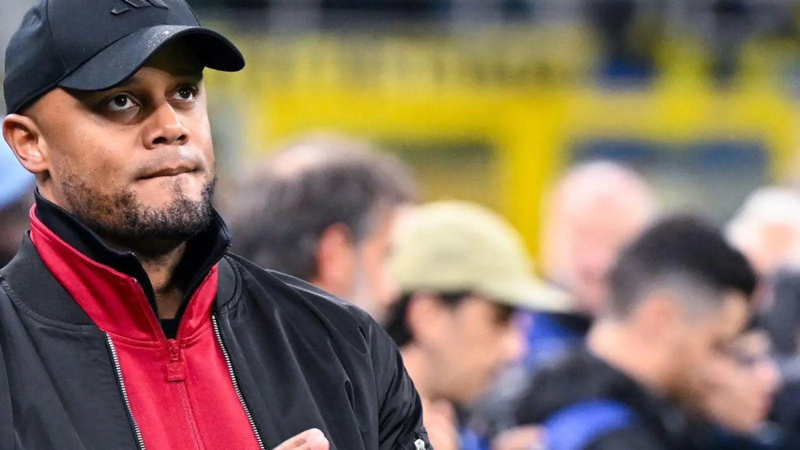 Durch das Viertelfinal-Aus entgehen dem FC Bayern mit Trainer Vincent Kompany Millionen-Einnahmen. (Foto: Sven Hoppe/dpa)