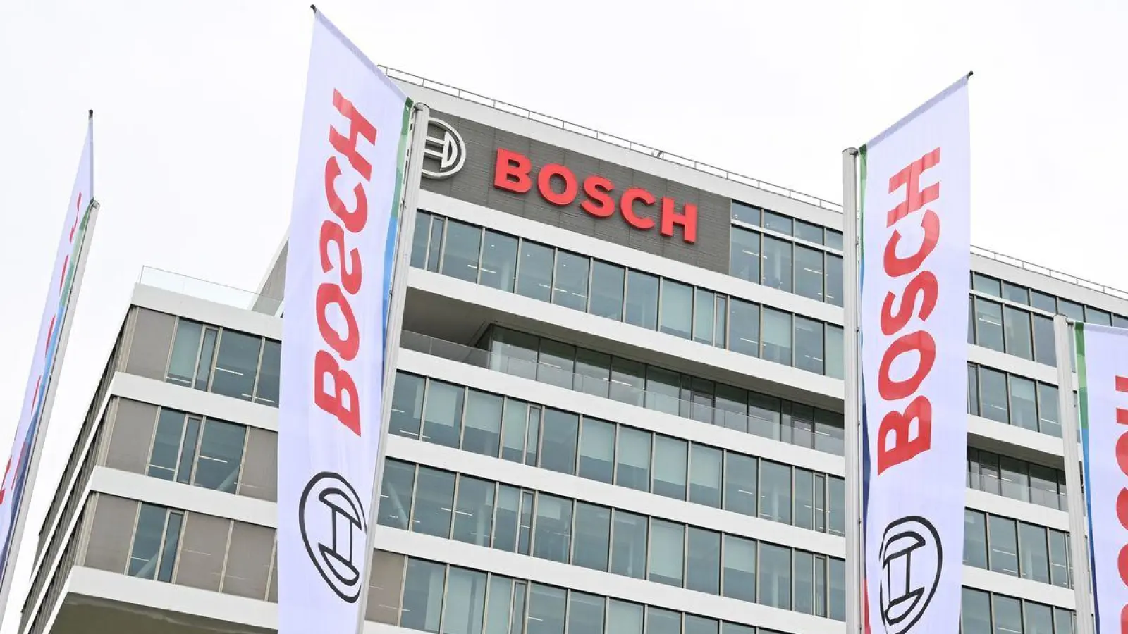Die finanziellen Folgen der Trump-Zölle für das eigene Geschäft kann der Technologiekonzern Bosch bislang nicht abschätzen. (Foto: Bernd Weißbrod/dpa)