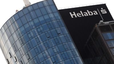 Probleme im Geschäft mit Gewerbeimmobilien haben der Landesbank Hessen-Thüringen (Helaba) die Halbjahresbilanz verhagelt. (Archivbild)  (Foto: Arne Dedert/dpa)