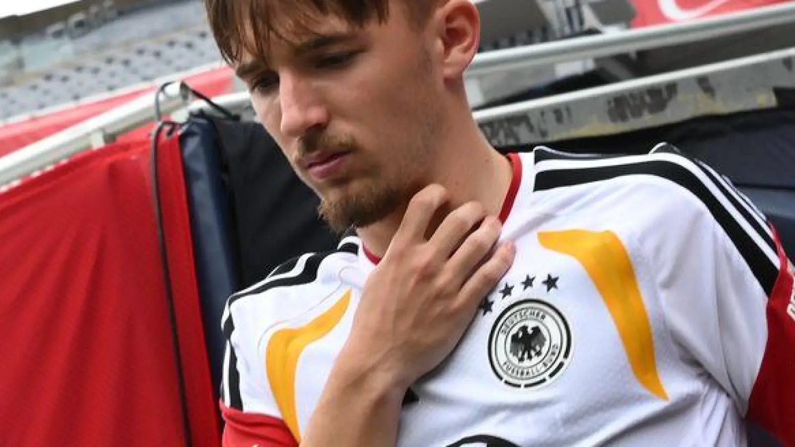 Lennart Karl auf dem Weg zum Training im Soldier Field, bei dem seine WM-Träume platzten. (Foto: Federico Gambarini/dpa)