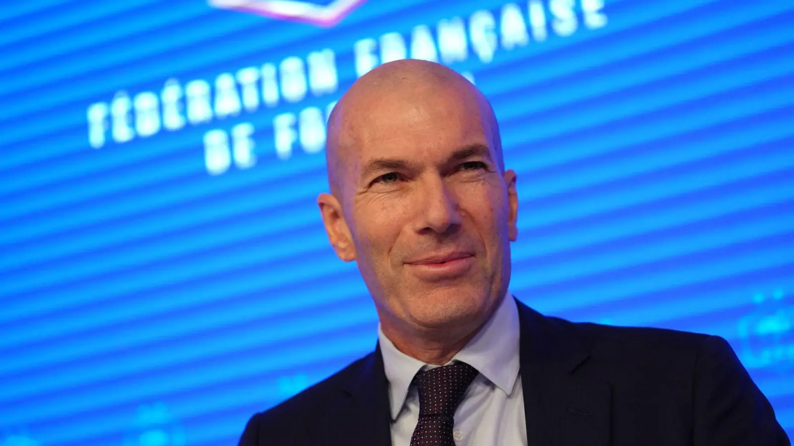Zinédine Zidane unterschrieb einen Vertrag bis 2030. (Foto: Aurelien Morissard/AP/dpa)