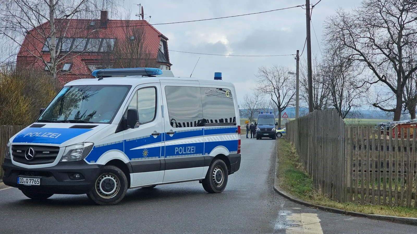 Im Vogtland sind drei Leichen gefunden worden, die Umstände sind noch unklar. (Foto: Mike Mueller/dpa)