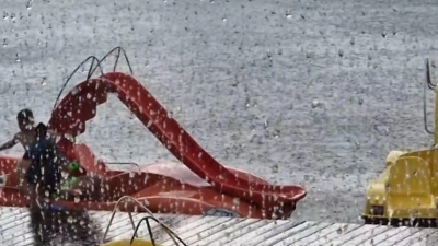 Mancherorts fällt der Sommerferienspaß in den nächsten Tagen ins Wasser. (Archivbild) (Foto: Stephan Fricke/NEWS5/dpa)