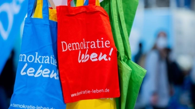 SPD-Abgeordnete haben sich mit Unmut an Familienministerin Prien gewandt. (Archivbild) (Foto: Rolf Vennenbernd/dpa)