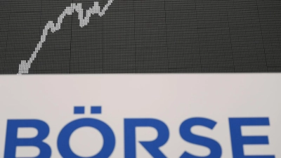 Trotz Wirtschaftsflaute erreicht der Dax einen Höchststand. (Foto: Arne Dedert/dpa)