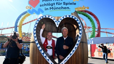 Die Stadt wirbt auch auf dem Oktoberfest um Zustimmung zu ihrer Olympiabewerbung - zum Ärger der Gegner (Archivbild). (Foto: Felix Hörhager/dpa)