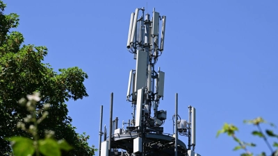 Ein Antennen-Standort, an dem auch in 2G gefunkt wird - noch.  (Foto: Bernd Weißbrod/dpa)