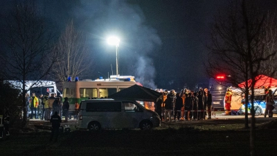 Der 43 Jahre alte Angeklagte soll bei einer großen Feier im März in Parsberg in der Oberpfalz seinen Cousin getötet haben. (Archivbild) (Foto: Armin Weigel/dpa)