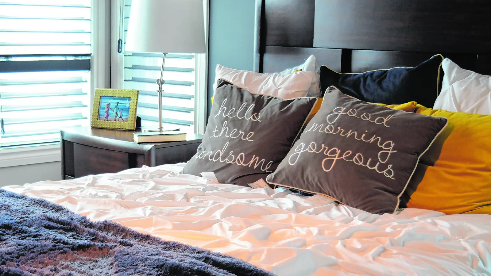 Ein schönes und hochwertiges Bett fördert den Schlaf und bringt Lebensqualität. (Foto: Pexels)