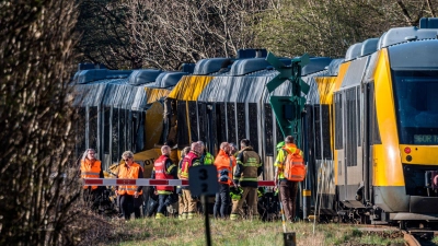 Vier Verletzte befinden sich nach dem Zugunglück in Dänemark in kritischem Zustand.  (Foto: Steven Knap/Ritzau Scanpix Foto via AP/dpa)