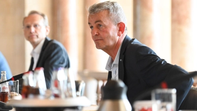 vbw-Hauptgeschäftsführer Bertram Brossardt während einer Gesprächsrunde in der Staatskanzlei in München. (Archivbild) (Foto: Tobias Hase/dpa)