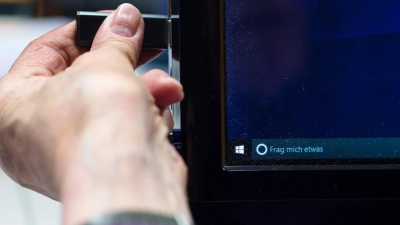 USB-Stick bleibt unerkannt? Ursache kann ein defekter Anschluss sein, nicht unbedingt der Datenträger selbst. (Foto: Sebastian Gollnow/dpa Themendienst/dpa-tmn)
