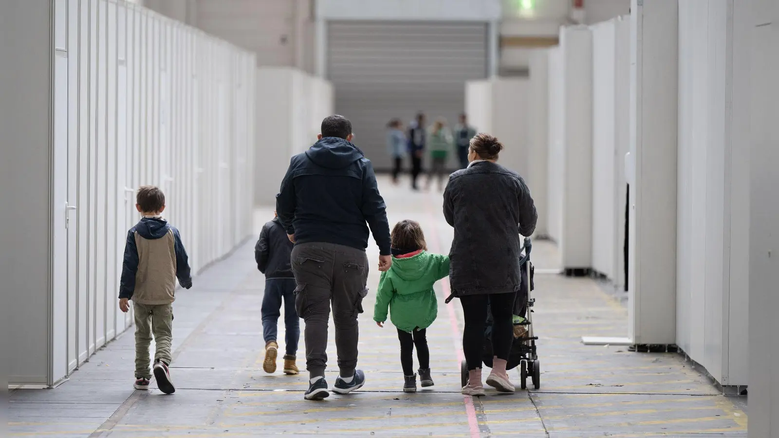 Kommt die Familie nach Deutschland nach? Für subsidiär Schutzbedürftige ist das die sehr große Ausnahme. (Archivbild) (Foto: Boris Roessler/dpa)