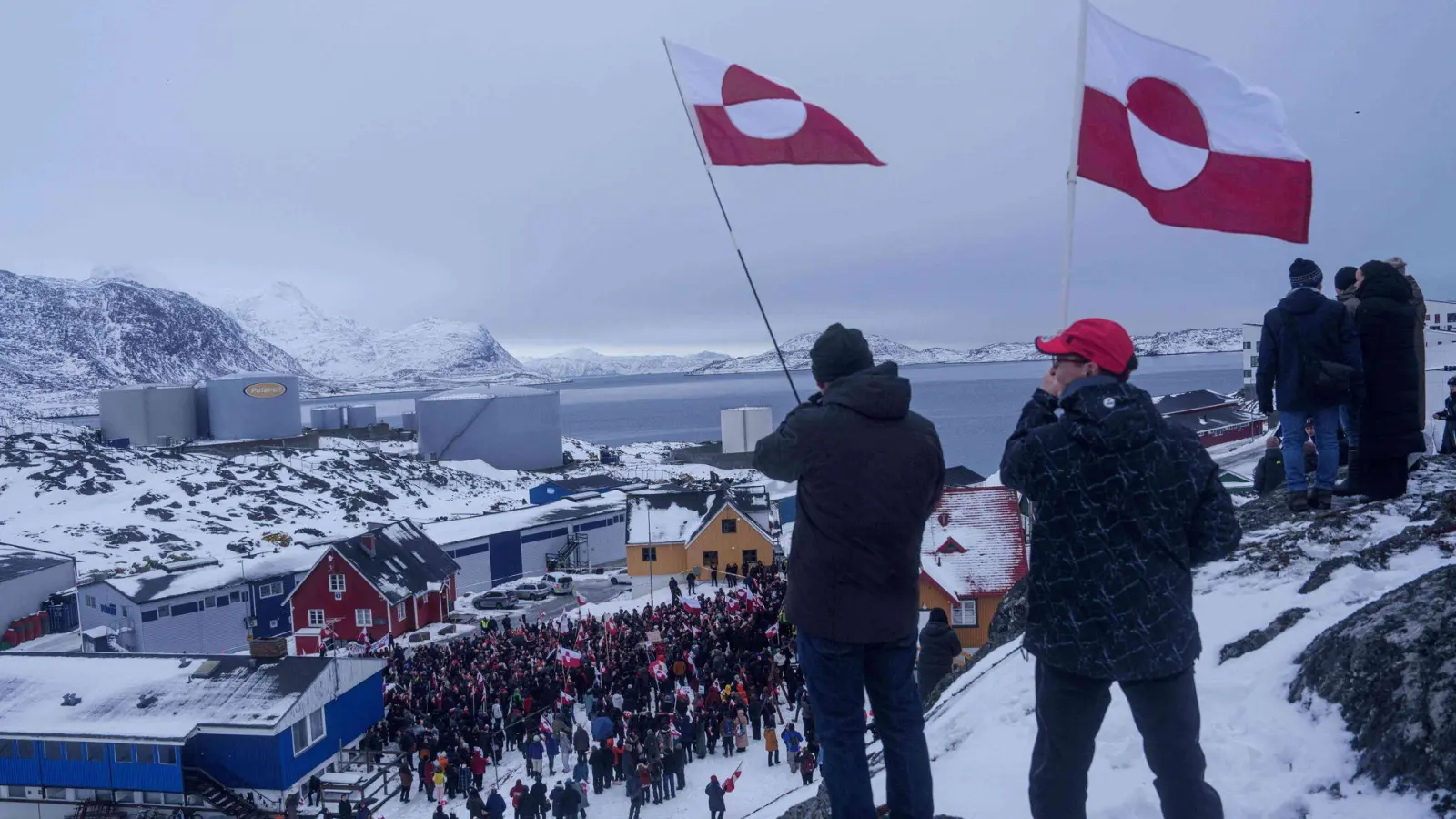 Heute versucht die EU eine Antwort auf Trumps Zollandrohung zu finden.  (Foto: Evgeniy Maloletka/AP/dpa)