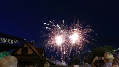 Den Besucherinnen und Besuchern wurde zum Finale auch ein ordentliches Feuerwerk geboten. (Foto: Jürgen Binder)