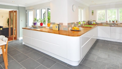 Wer Fliesen und Co. für sein Zuhause sucht, findet im Frühjahr dafür teils günstige Konditionen. (Foto: Pixabay)