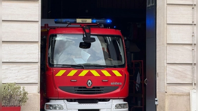 Bei einer Party ist in Paris der Boden einer Wohnung eingebrochen und 20 Menschen sind verletzt worden. (Symbolfoto). (Foto: Rachel Boßmeyer/dpa)