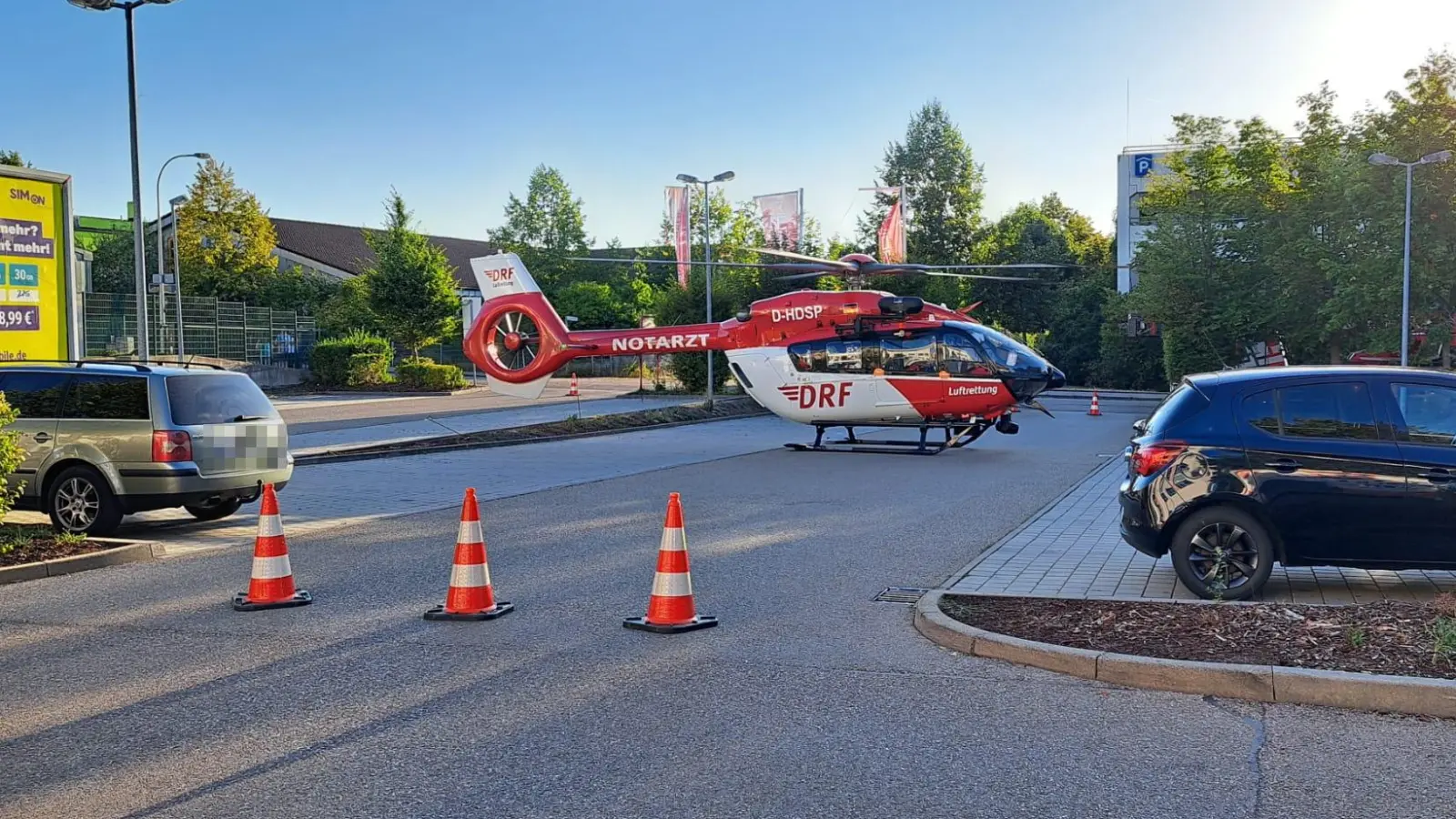 Auch ein Rettungshubschrauber war im Einsatz. (Foto: Alexander Biernoth)