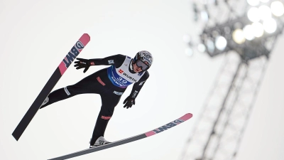 Wurde vorläufig suspendiert: Skispringer Marius Lindvik. (Foto: Georg Hochmuth/APA/dpa)