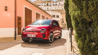 Kleines Kerlchen in seinem Element: Im Test konnte der neue Renault Twingo seine Stärken vor allem in der Stadt ausspielen. (Foto: Renault/dpa-tmn)