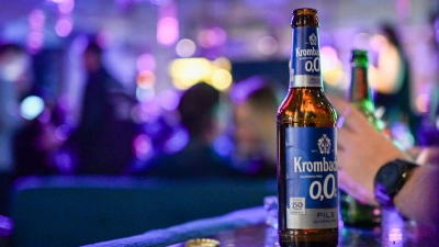 Alkoholfreies Bier liegt ohnehin im Trend, Partys ohne Alkohol passen dazu. (Symbolbild) (Foto: Jens Kalaene/dpa)