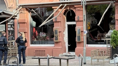 Großen Schaden richtete die Explosion an der Zeil in Frankfurt an. (Foto: Mike Seeboth/dpa)