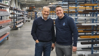 Dr. Hans Mehringer und Sohn Christian Mehringer in der Fertigung der Muggergittermacher. (Foto: Andrea Walke)