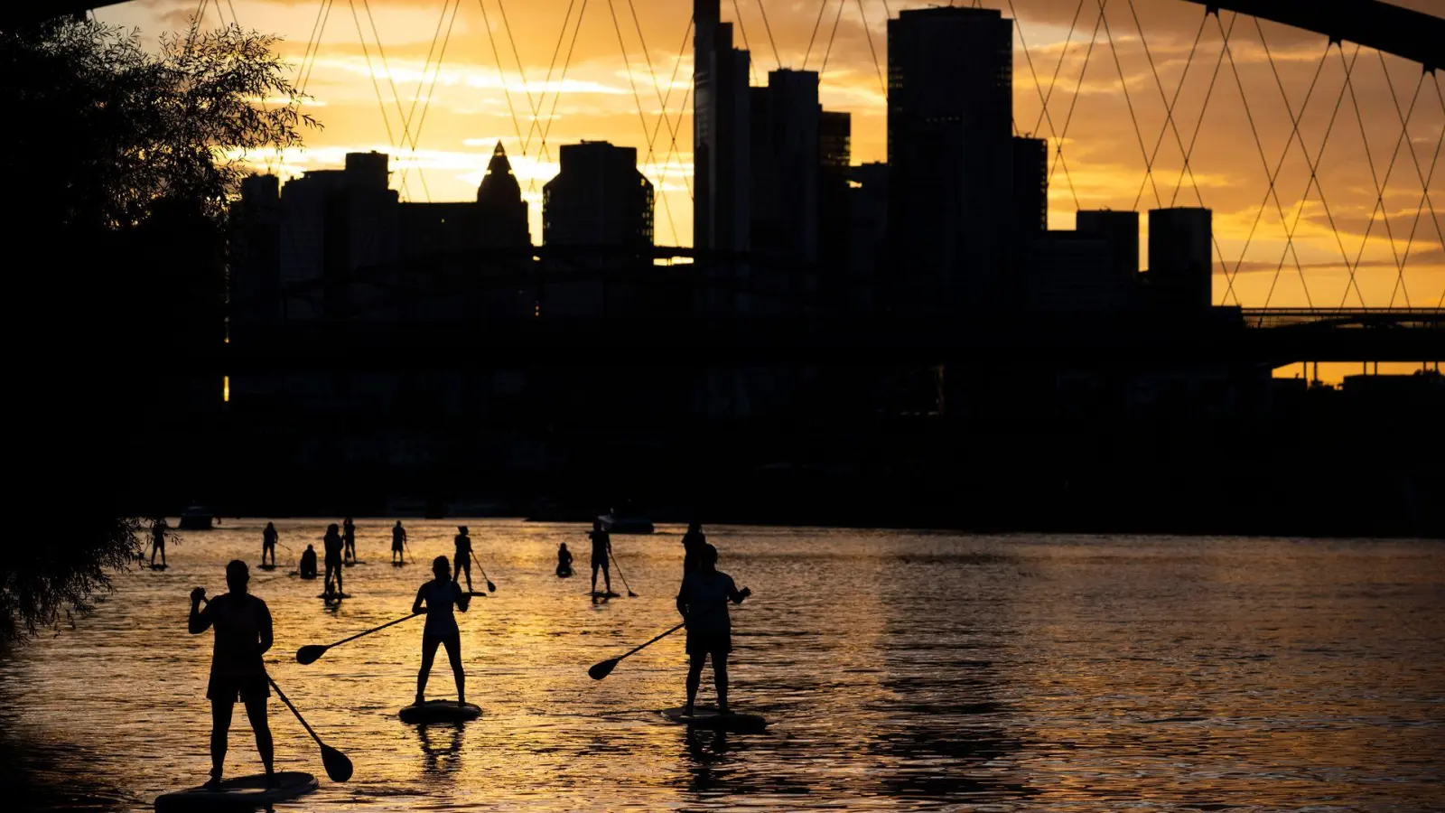 Frankfurt ist von einem Reisemagazin zu einem der „Best Places to Go“ gekürt worden. (Archivbild) (Foto: Boris Roessler/dpa)