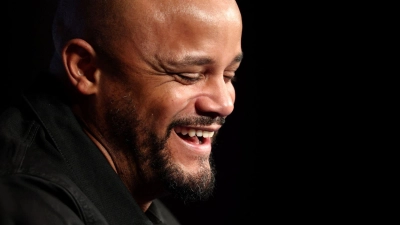 Vincent Kompany freut sich auf das Duell mit Paris und Kollege Luis Enrique. (Foto: Franck Fife/AFP/dpa)