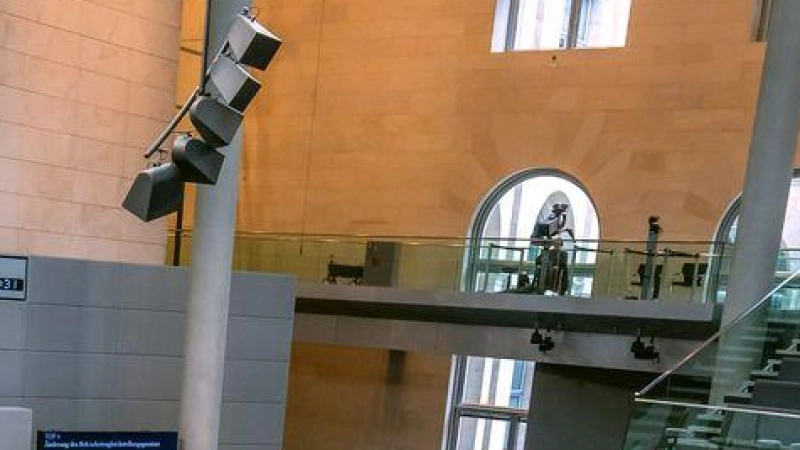 Die 630 Bundestagsabgeordneten erhalten in diesem Jahr nicht mehr Geld (Foto: Michael Kappeler/dpa)