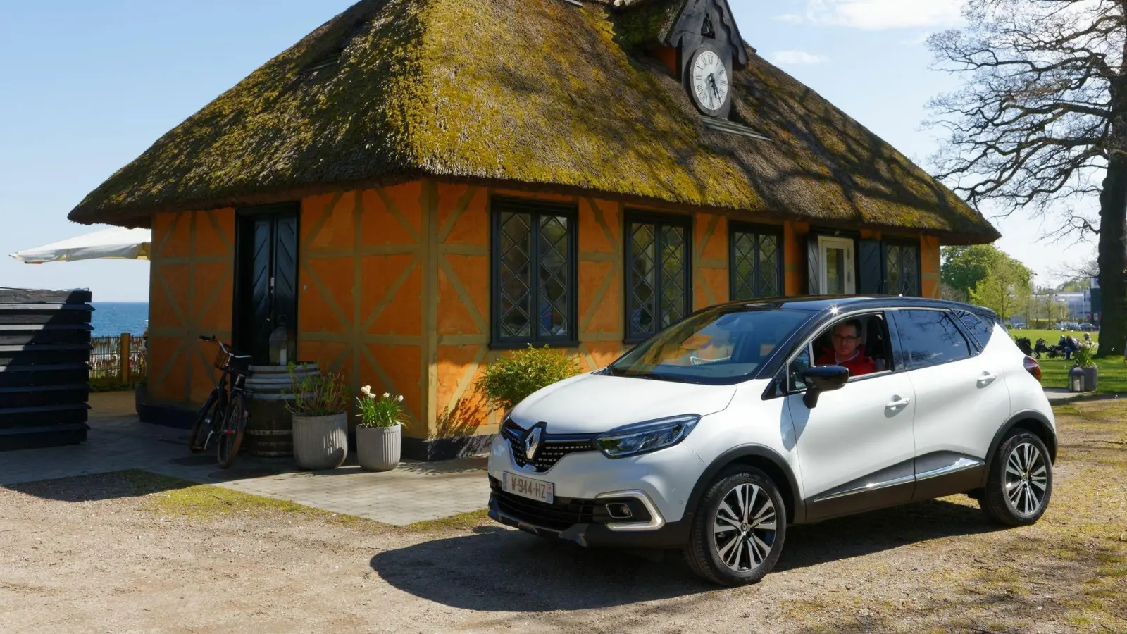 Mit der Zeit gegangen: Aus dem Vorgänger, dem Minivan Modus, wurde mit dem Captur ein Kompakter im SUV-Design. (Foto: Renault/dpa-tmn)