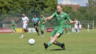Noch im Frühsommer war Niklas Seefried für die SpVgg Ansbach am Ball. Jetzt kehrt er als Teil des Trainerteams und Spieler zurück. (Foto: Martin Rügner)