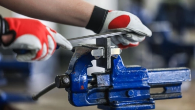 Die Stimmung im Maschinen- und Anlagenbau trübt sich weiter ein. (Symbolbild) (Foto: Oliver Berg/dpa)