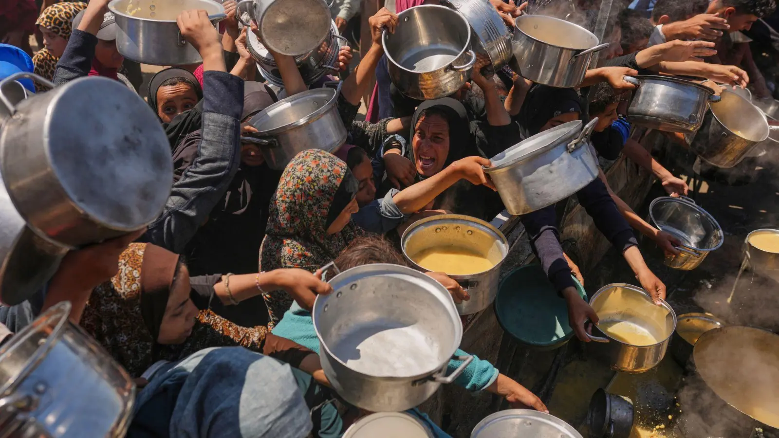 Weitere Prominente für Stopp von Waffenlieferungen an Israel.  (Foto: Jehad Alshrafi/AP/dpa)