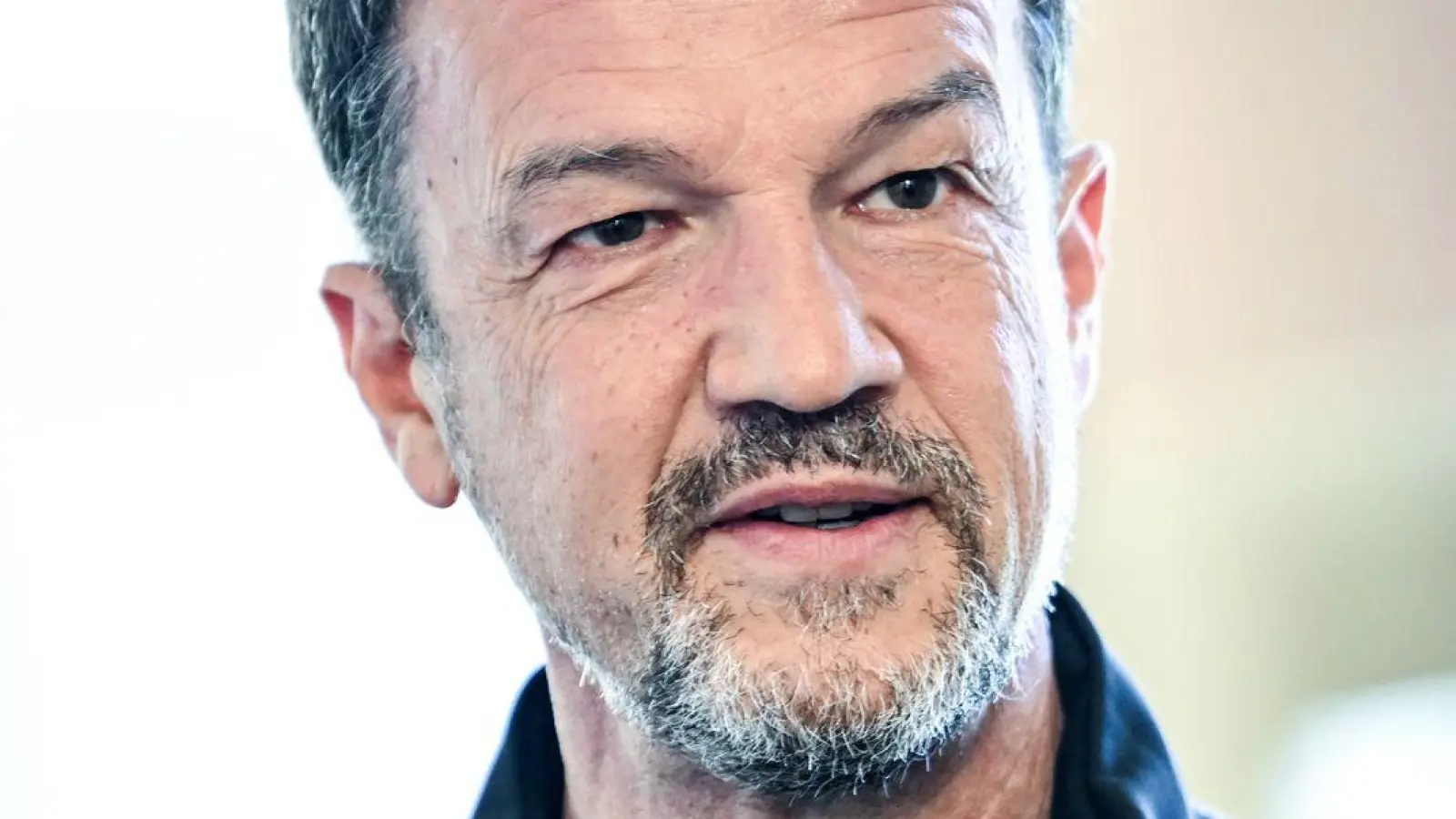 Muss sich weiter gedulden: Fredi Bobic. (Archivbild) (Foto: Britta Pedersen/dpa)