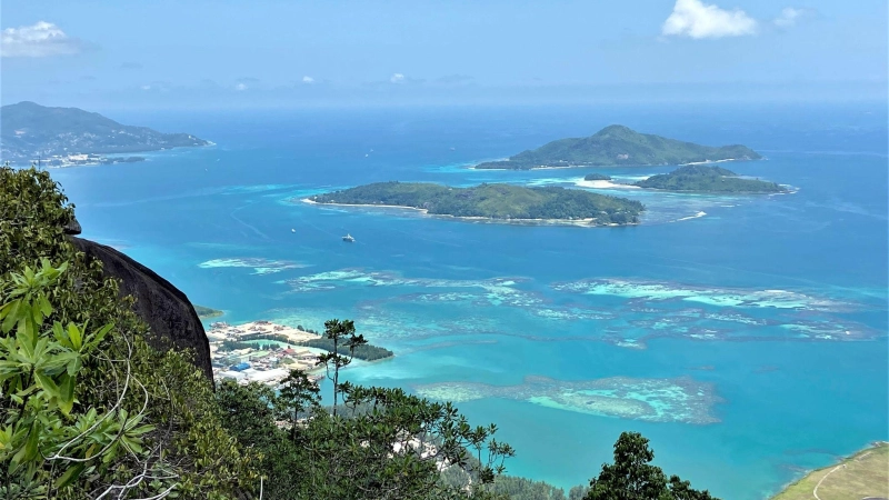Die Seychellen sind für viele Urlauber ein Traumziel. (Archivbild)  (Foto: Stephanie Von&nbsp;Aretin/dpa-tmn)