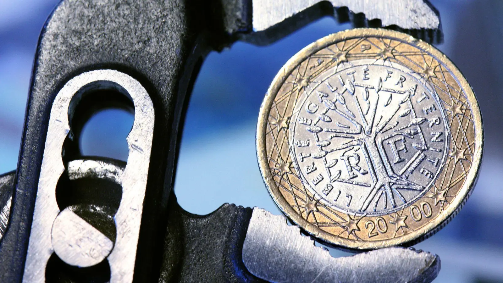 Nehmen Finanzspekulanten Frankreich in die Zange? (Symbolbild) (Foto: picture alliance / dpa)