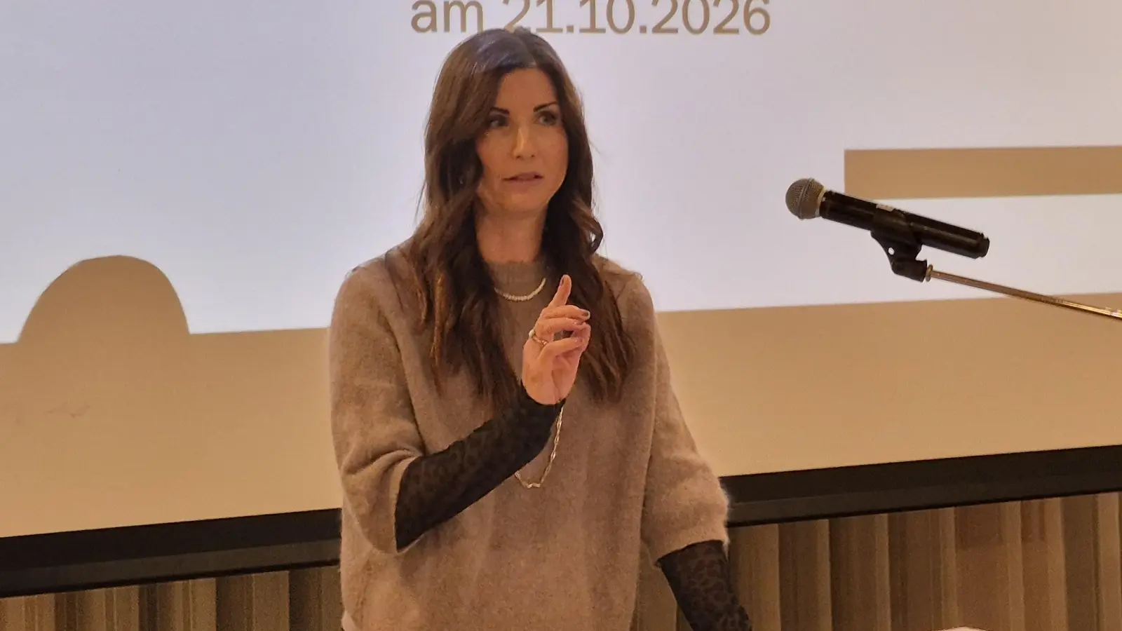 Zweite Bürgermeisterin und Mediroth-Vorsitzende Michaela Ebner bei der Jahresversammlung. (Foto: Margit Schwandt)