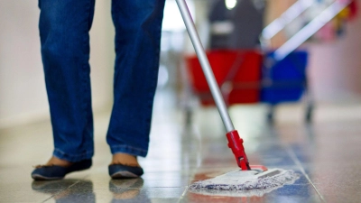 11 Prozent der Haushalte in Deutschland beschäftigen laut IW eine Haushaltshilfe. (Symbolfoto) (Foto: Jens Büttner/dpa)
