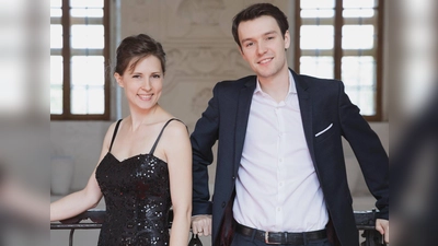 Das Duo Franziska und Florian Glemser gestaltet das Konzert zur Saisoneröffnung. Beginn ist am Samstag um 19 Uhr im Schloss. (Foto: Kulturförderverein Schloss Schillingsfürst)