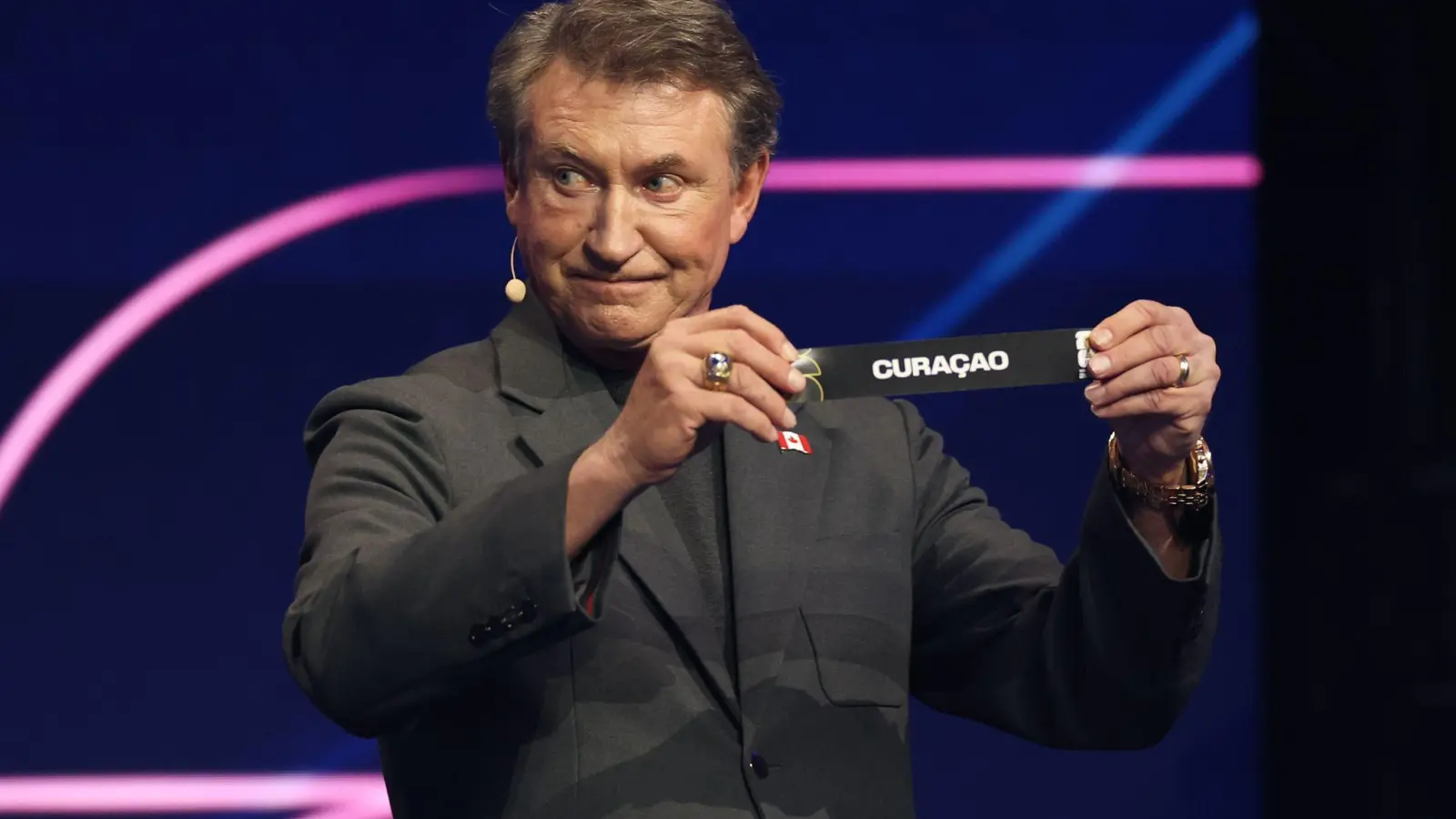 Das deutsche Los: Curaçao um Dick Advocaat. (Foto: Dan Mullan/POOL Getty/AP/dpa)